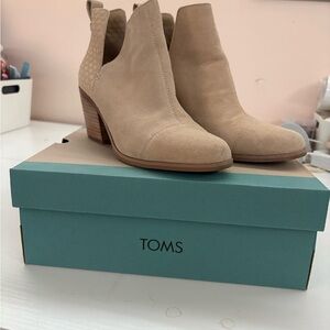 TOMS Women's Beige Ankle Booties
